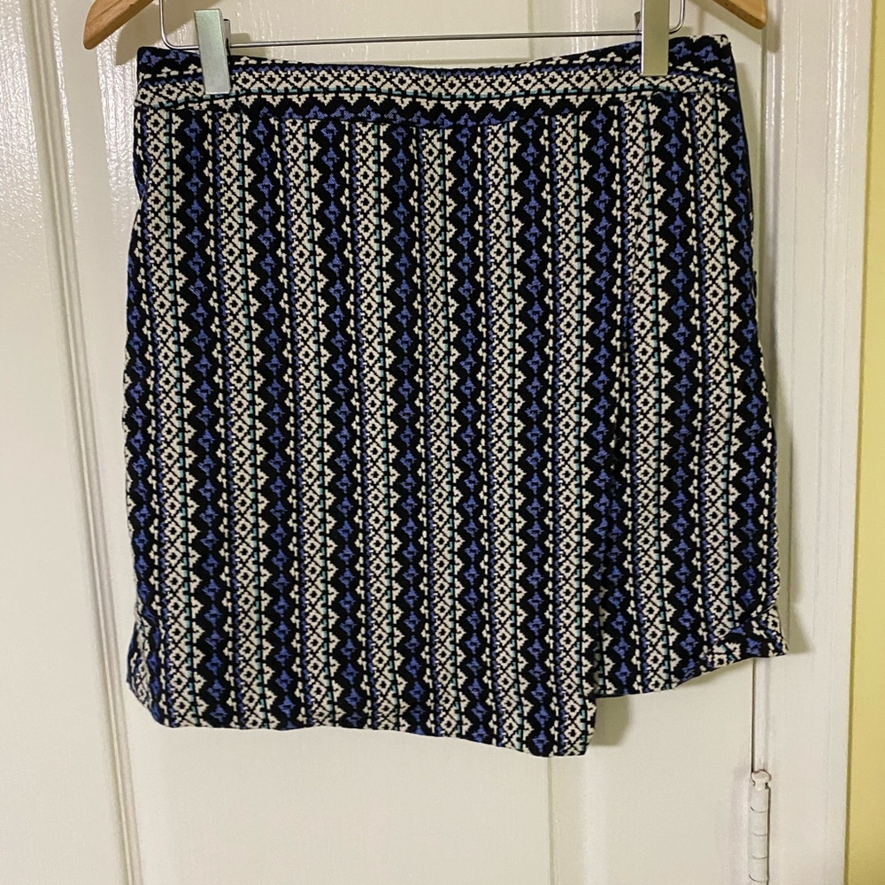 Patterned Blue and White Skirt